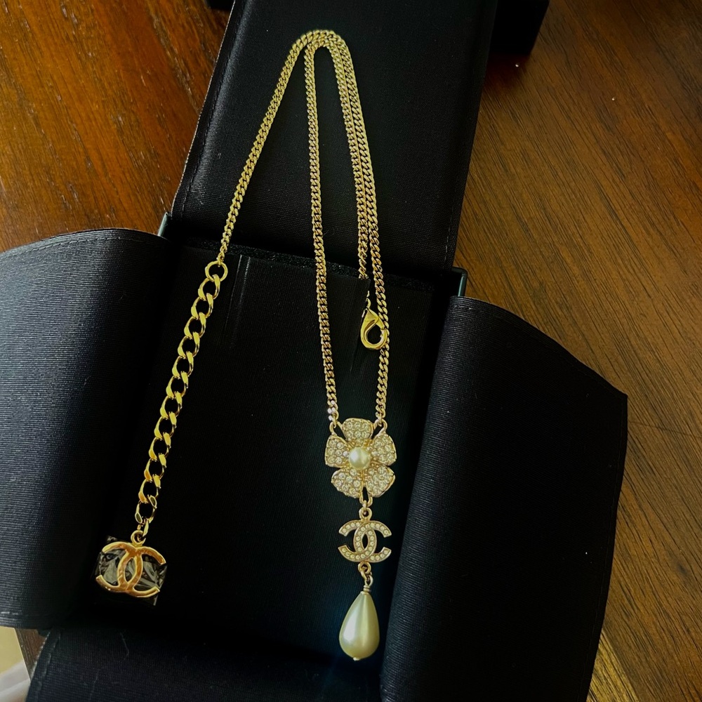 Collector’s Must-Have Rare Long Necklace 23S Camellia CC Pearl Adjustable chain